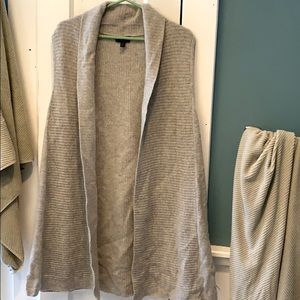 EUC cashmere vest. Size XL